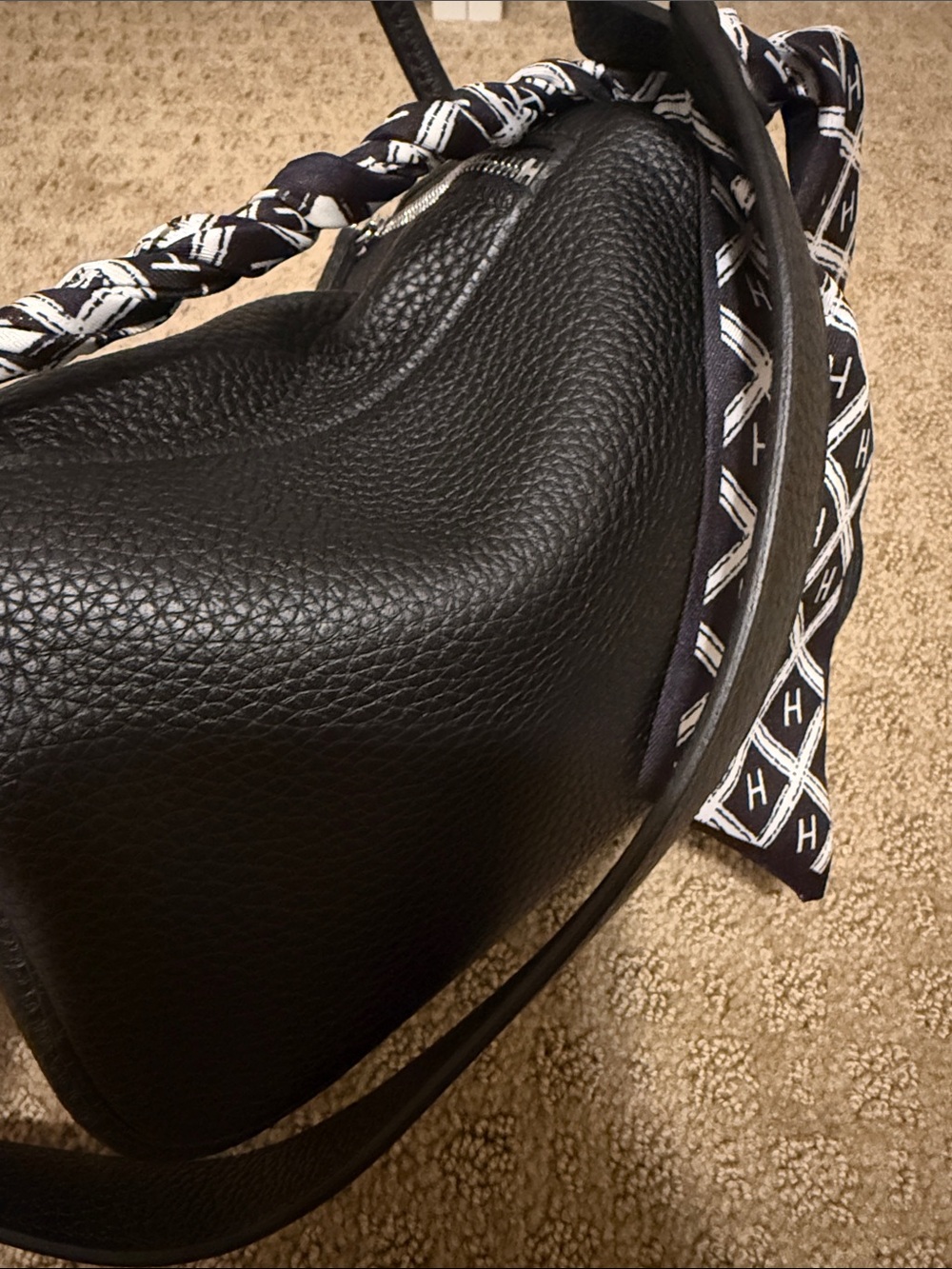 Pebbled Black Leather Crossbody with Silver Turn-Lock. Soft leather - Picture 2 of 5